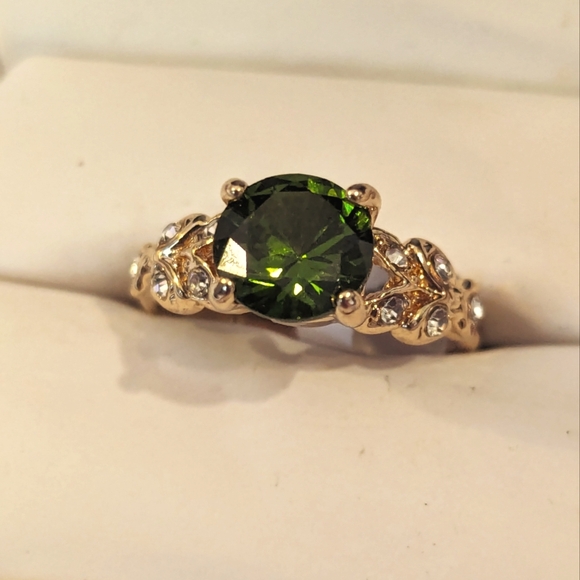 Nwt Emerald & Diamond Ring Size 5 💍 - Picture 4 of 12
